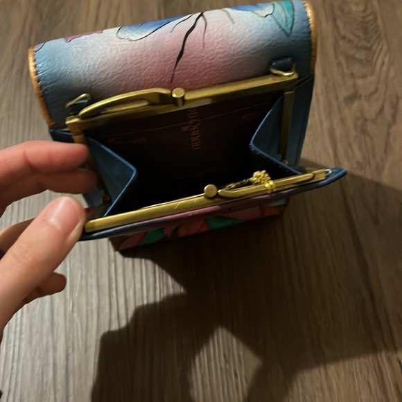 NEW with tags Anuschka beautiful floral purse. - Picture 4 of 8